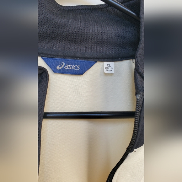 Asics Jacket New w/ tags XL - Picture 3 of 5